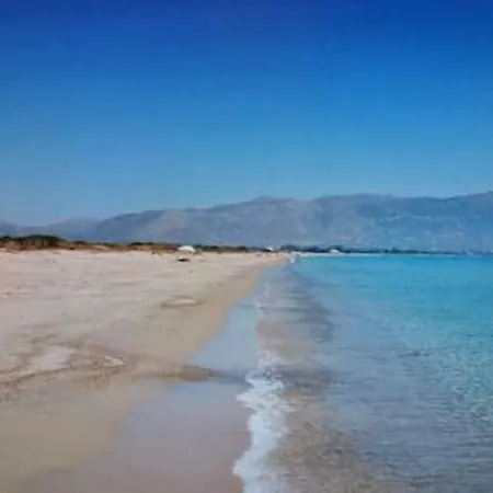 فيلة Nakou Raches (Ilia)